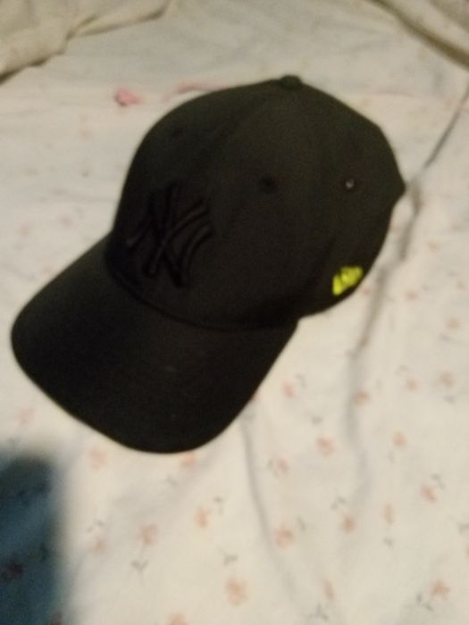 Boné marca newera  como novo