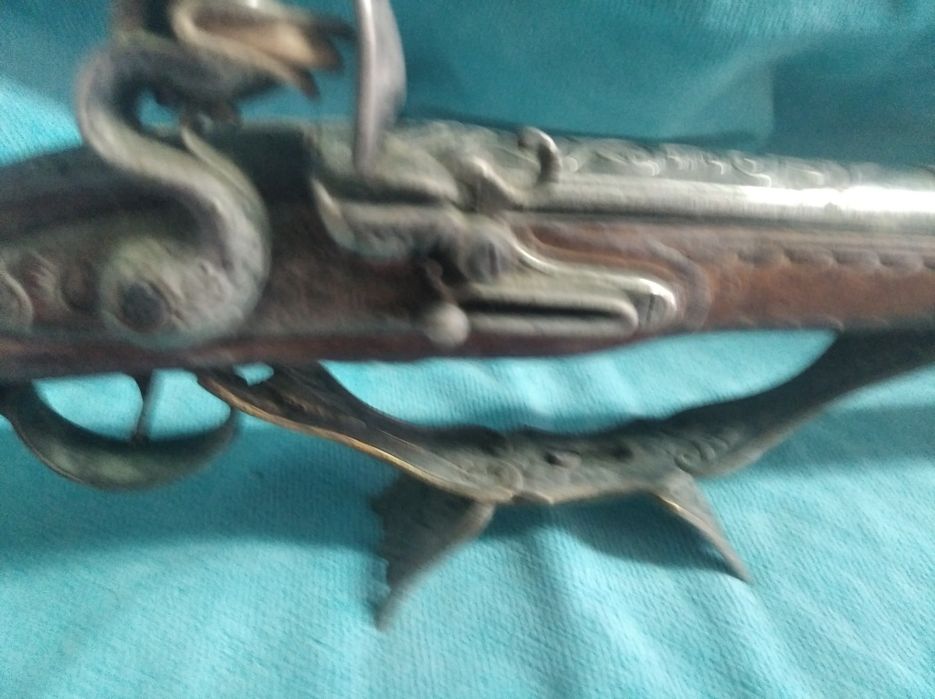 Magnífica Pistola Naponeolica (Réplica) com Suporte de Exposição