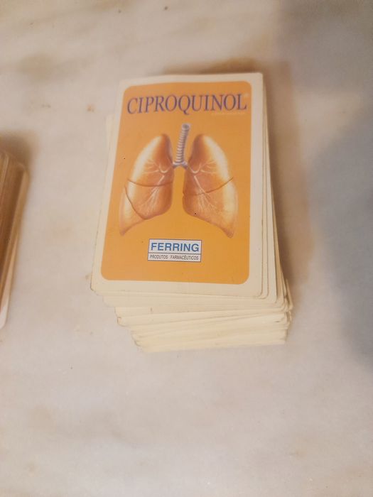 Conjunto de 4 Baralhos de Cartas Vintage