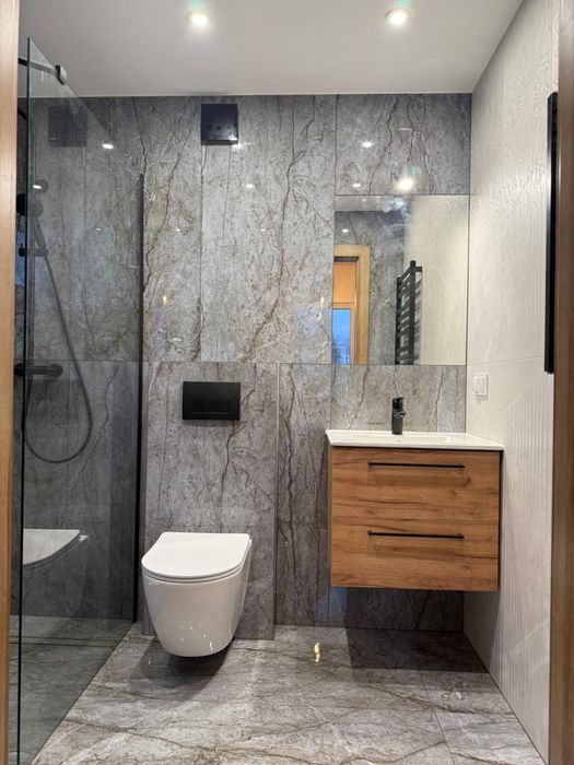 Oak House. Domek z balią w Serskim Lesie