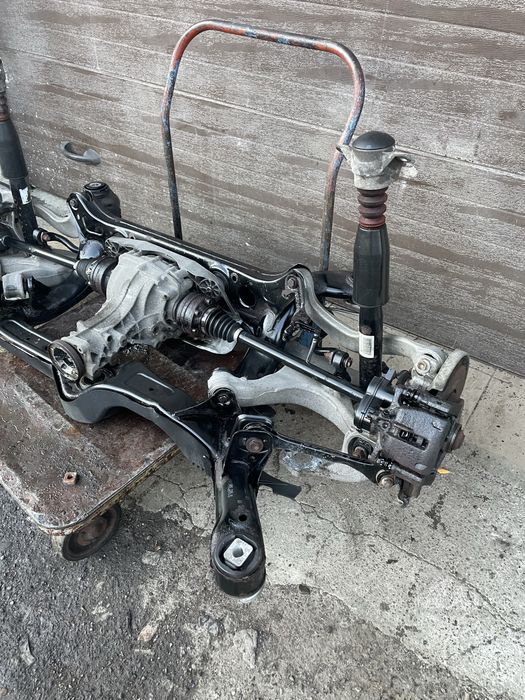 Ауді Q5 8r балка ричаг ходовка