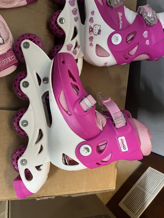 Patins de crianca com proteções para joelhos e cotovelos