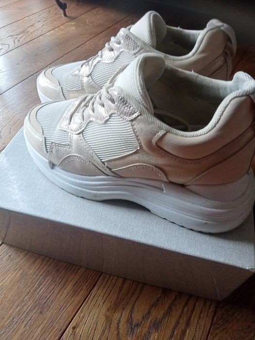 Buty damskie typu sneakersy, rozmiar 39