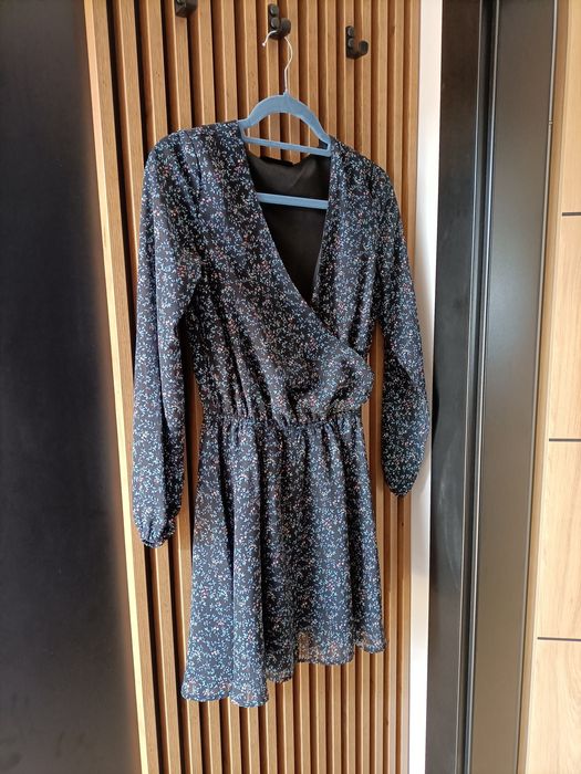 Sukienka w kwiaty Sinsay