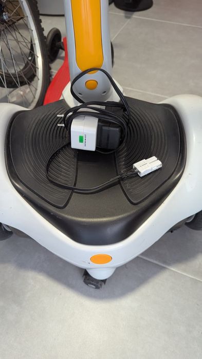 3 bicicletas 1 trotinetes 1 segway