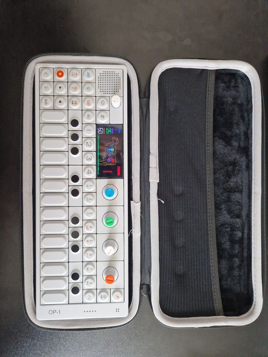 Teenage Engineering OP-1 ジャンク ジャンク】 Teenage Engineering OP-1 - メルカリ