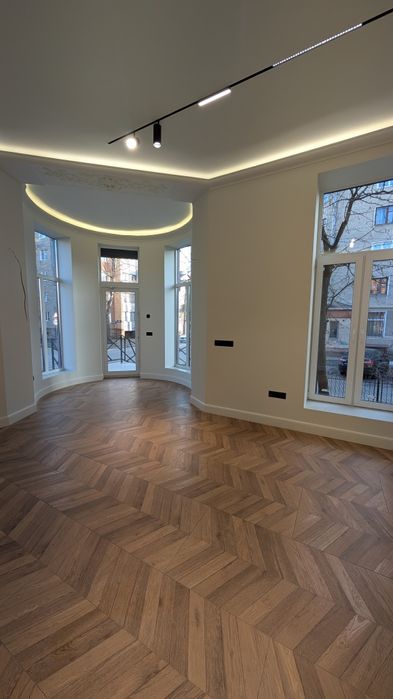 Приміщення  на 1 поверсі з ремонтом  по вул. Лепкого