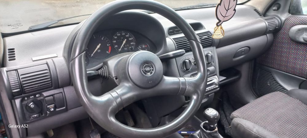 Opel corsa 1.5 5 lugares