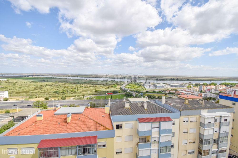 Apartamento T3 com Vista de Rio e Luz Natural | 9º Andar com Elevad...