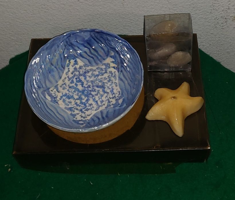 NOVOS. Conjuntos taças  porcelana, velas e pedras.