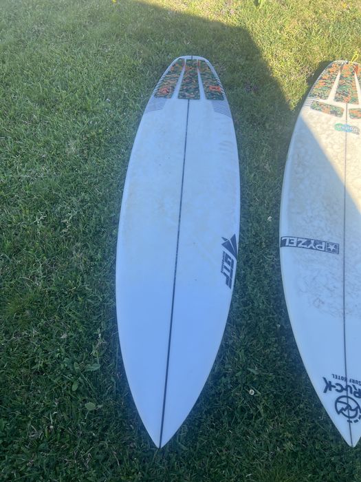 Prancha de surf em otimas condicoes quase nova
