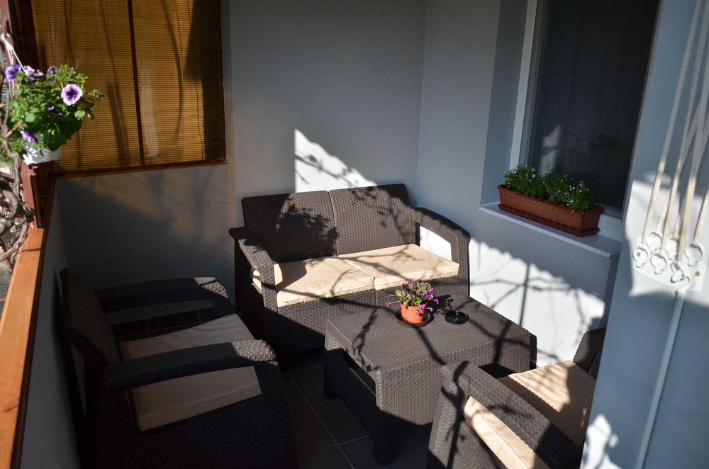 Біля басейну на 3 поверсі здається затишна 2-кімн. квартира з лоджією