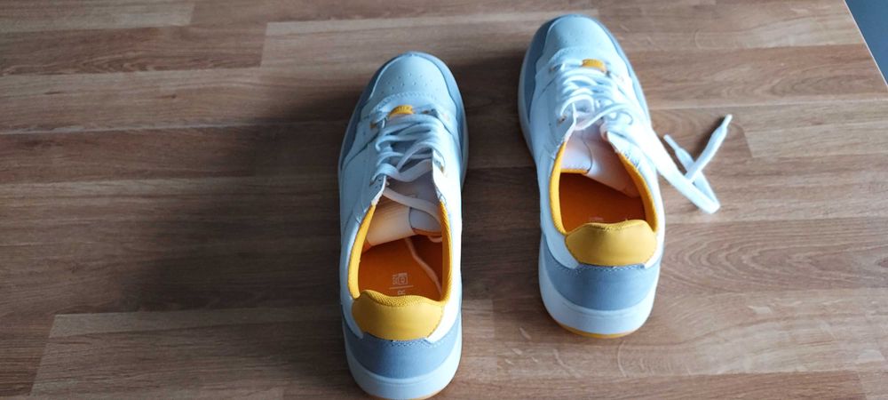 Vende Sapatilhas brancas Paul & Bear 43