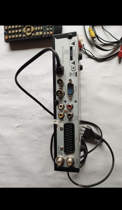 Тюнер супутниковий