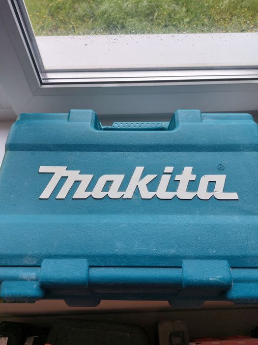 Шуруповерт Makita