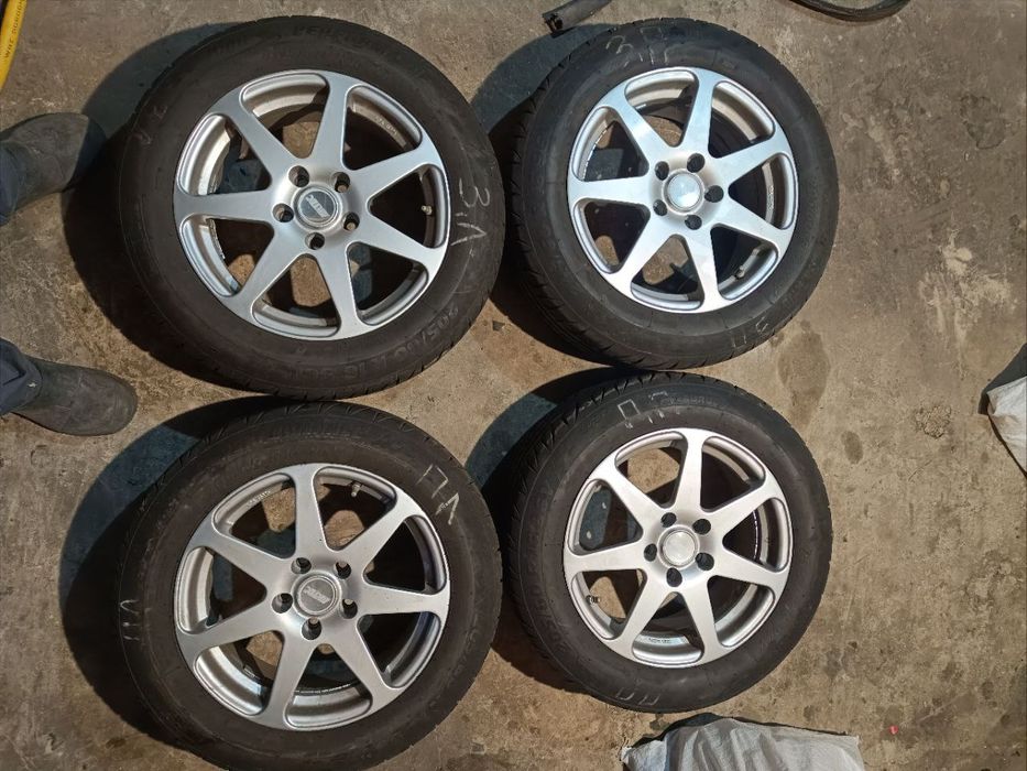 Продам літню гуму з дисками