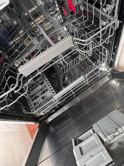 Vendo máquina de lavar loiça Whirlpool PowerClean