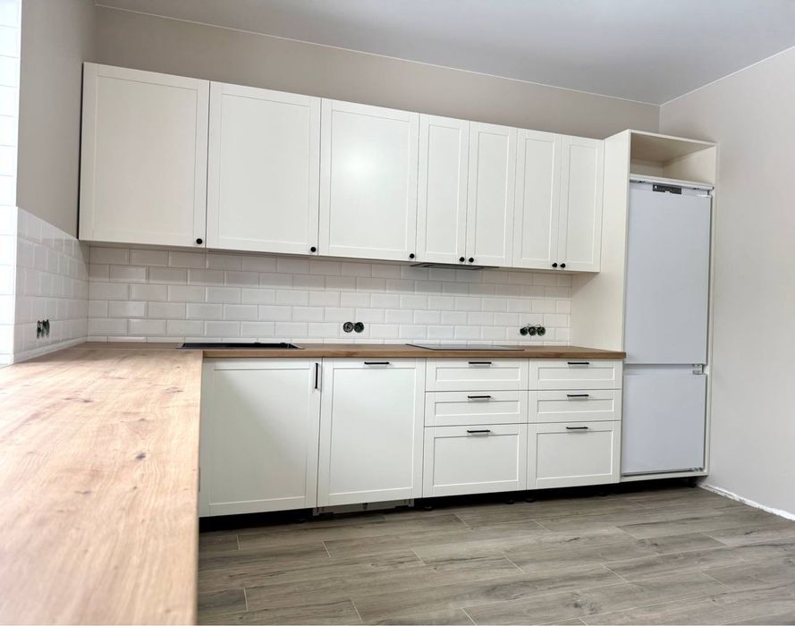 Газифікований будинок з ремонтом на 8 сотках. Гараж. Мін. оформлення