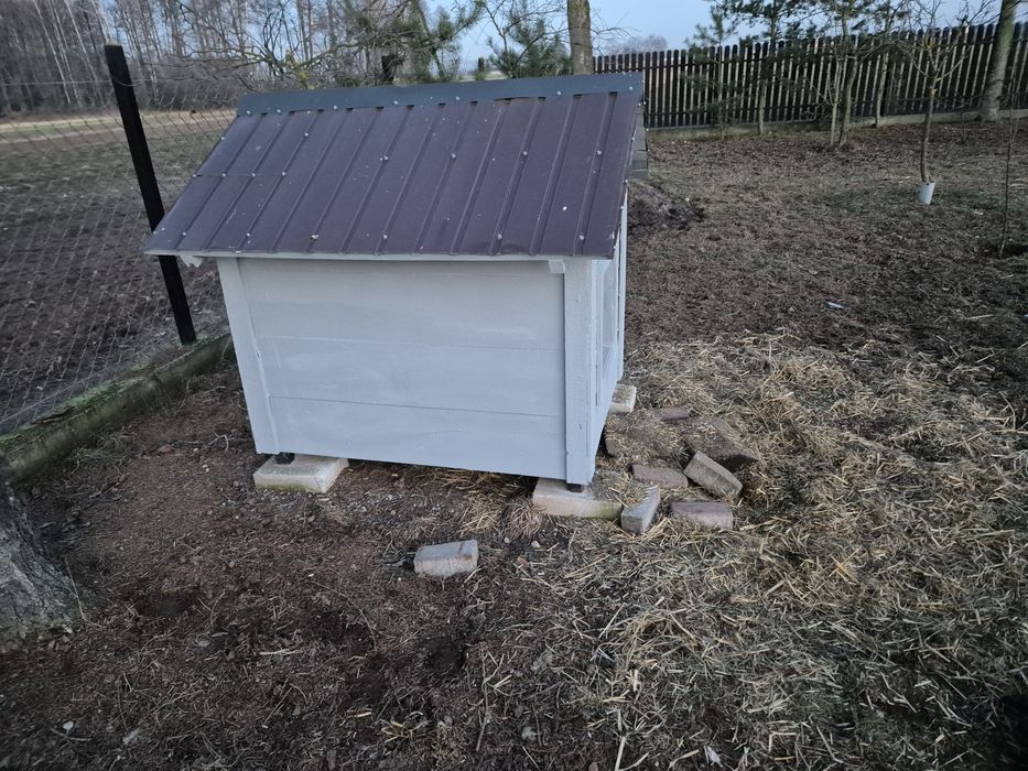 Duża buda dla psa ocieplana 120x80