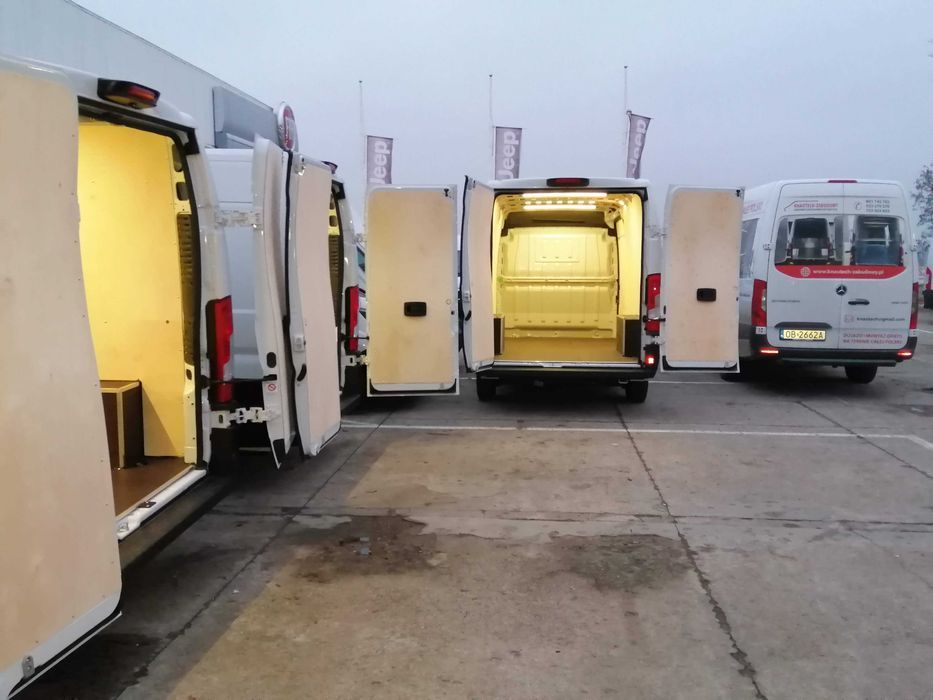 Zabudowa z jasnej sklejki 6,5mm samochodu dostawczego Ducato L4H2