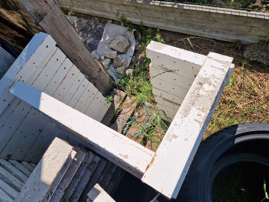 19 uchwytow szalunkowych do wienca