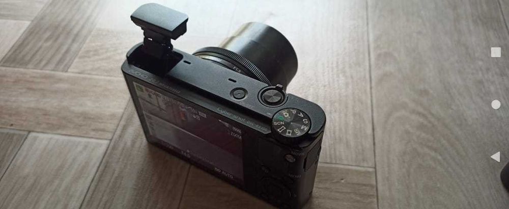 S O N Y RX100 / MK1 // Tel 663.706.027
