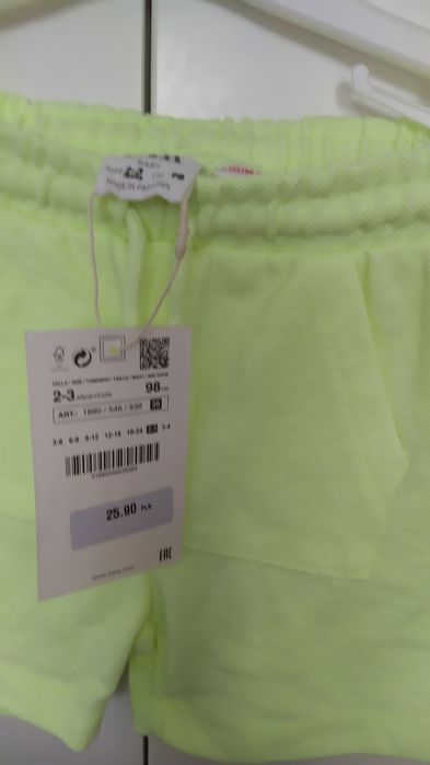 Nowe spodenki Zara neonowe