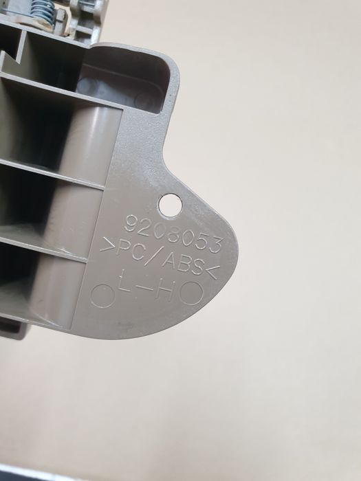 panel osłony bagażnika volvo V70 XC70 2000 -07 - beżowy lewy