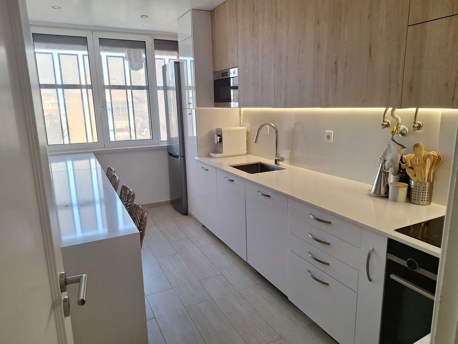 Arrenda-se Apartamento T3, com Box, na Quinta do Património em Sacavém