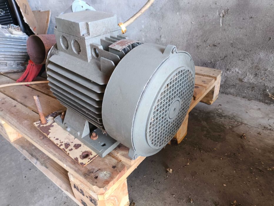 Motor EFACEC Trifásico 380V 5.5KW 12.8A
