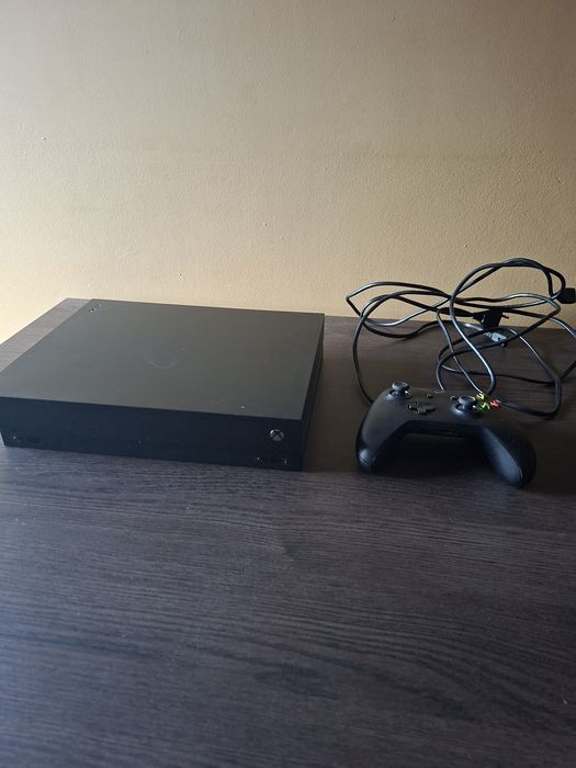 Xbox one x  1 tb
