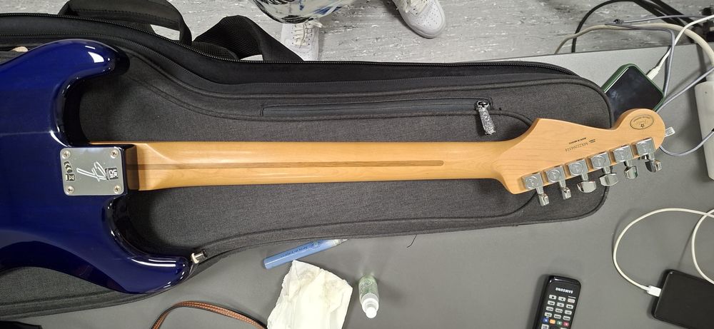 FENDER stratocaster hss. -serie limitada