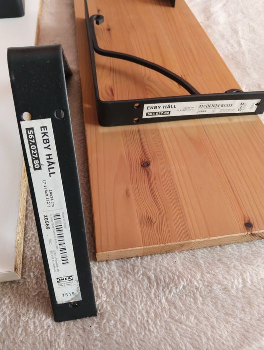 Półka IKEA ze wspornikami