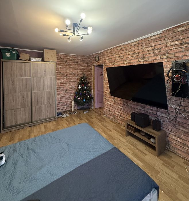 Продаж двох кімнатної квартири. Васильків.