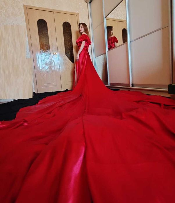 Платье с длинным шлейфом для беременных