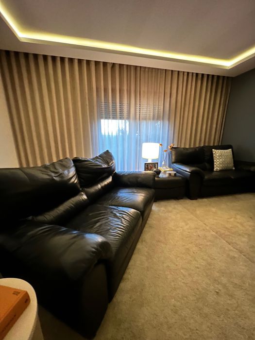 Conjunto de sofás e puff Divani & Divani; como novos; 1200€ negociável