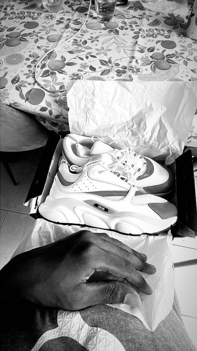 Dior b22 branco bom estado!!