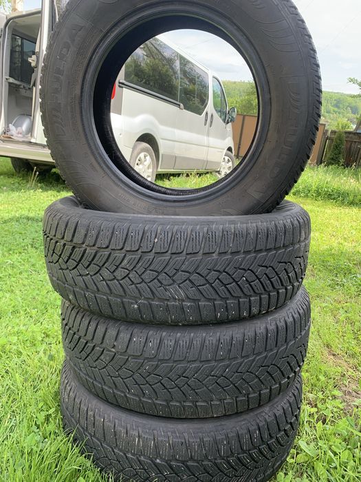 Продам шини всесизонні 215/65/r16