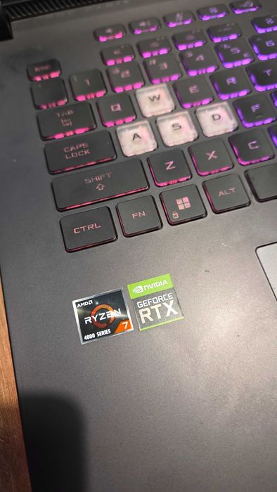 ASUS ROG Strix G17 Ryzen 7 / 16 GB RAM / RTX 3060 130 W