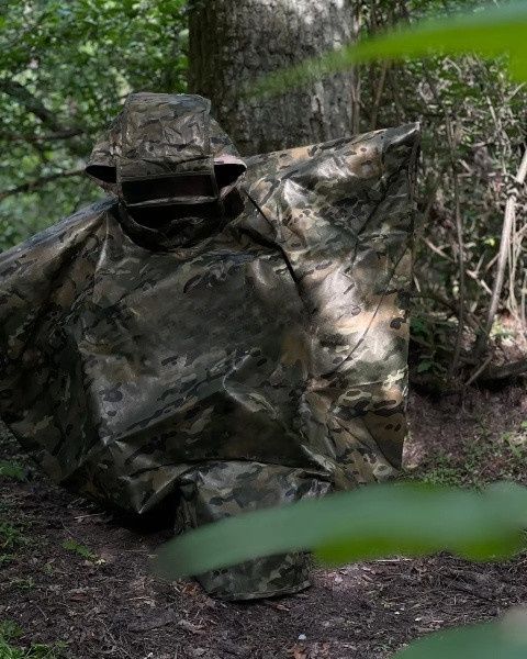 Продам плащ,абсолютно новый,не разу не применялся.