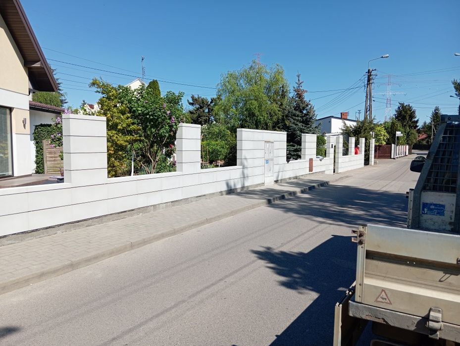 Układanie kostki brukowej , montaż ogrodzeń