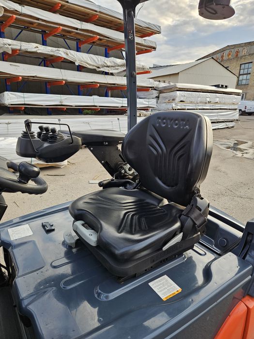 Навантажувач Toyota з Li-ion АКБ. Вилочный погрузчик Тойота б/у