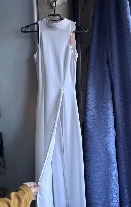 Нова Шикарна Сукня Gepur з регулюємим вирізом на нозі святкова М, біла