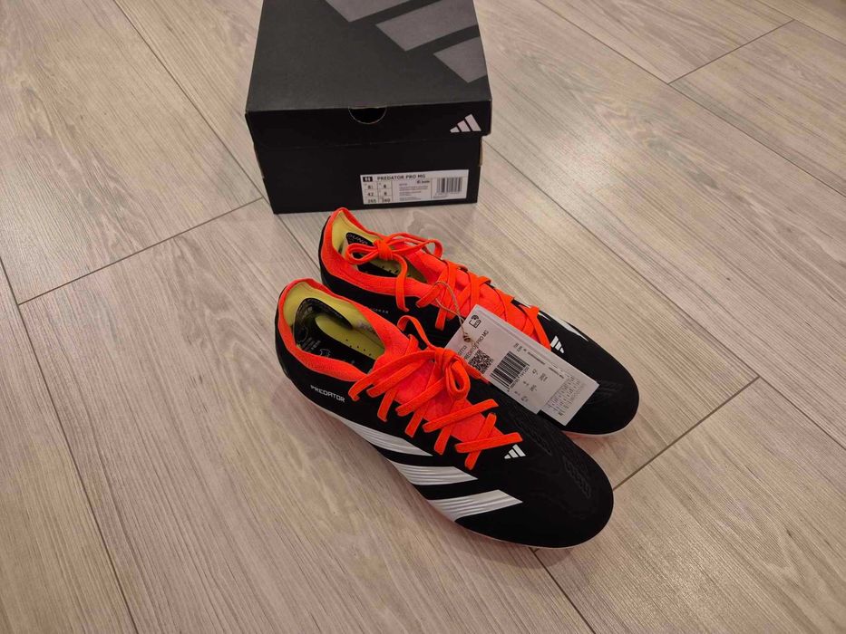 Buty piłkarskie korki adidas Predator PRO MG IG7733 rozmiar 42