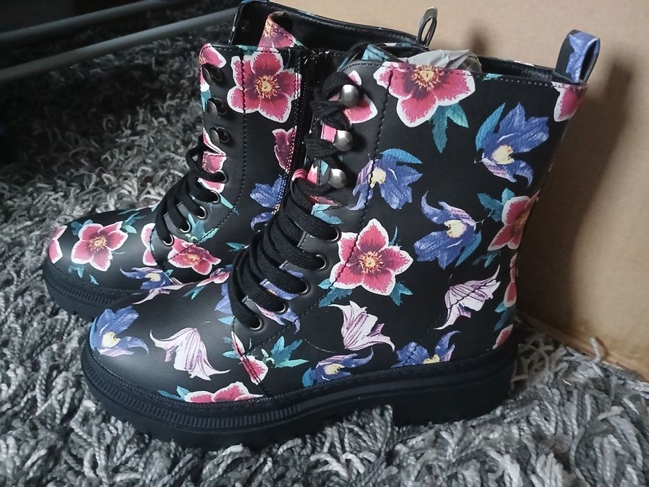Kozaki botki w kwiaty