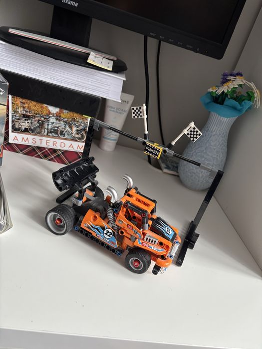 Lego Technic 42104.