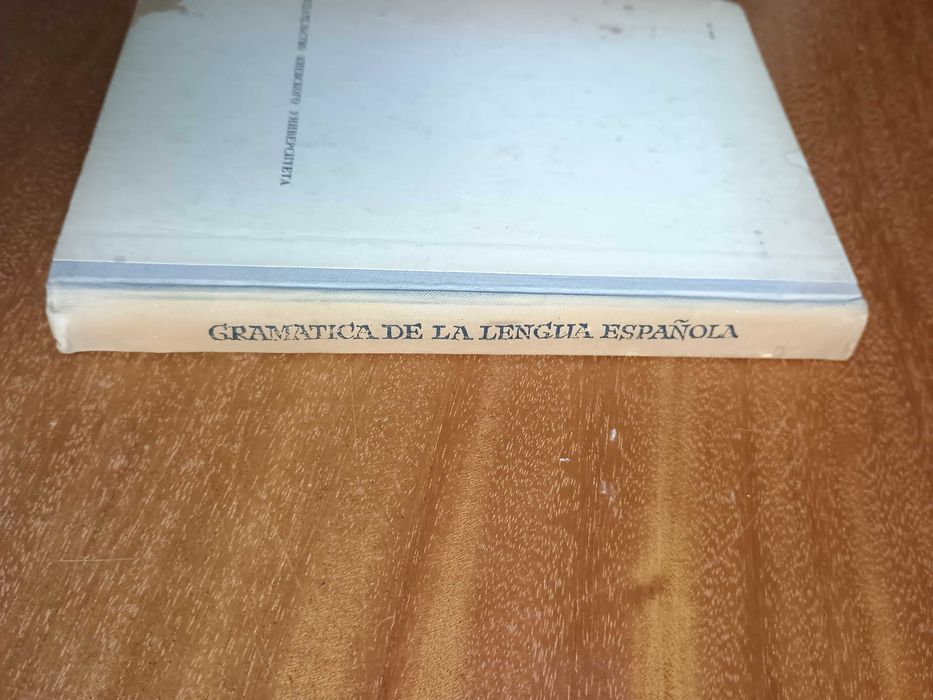 Gramatica de la lengua espanola [J]
