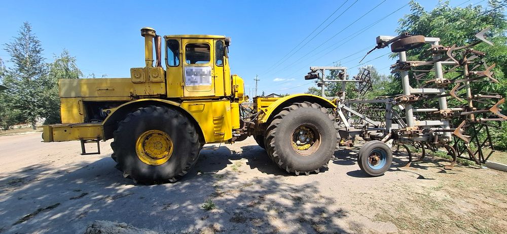 Трактор К-701 "Кіровець" та навісне обладнання до нього