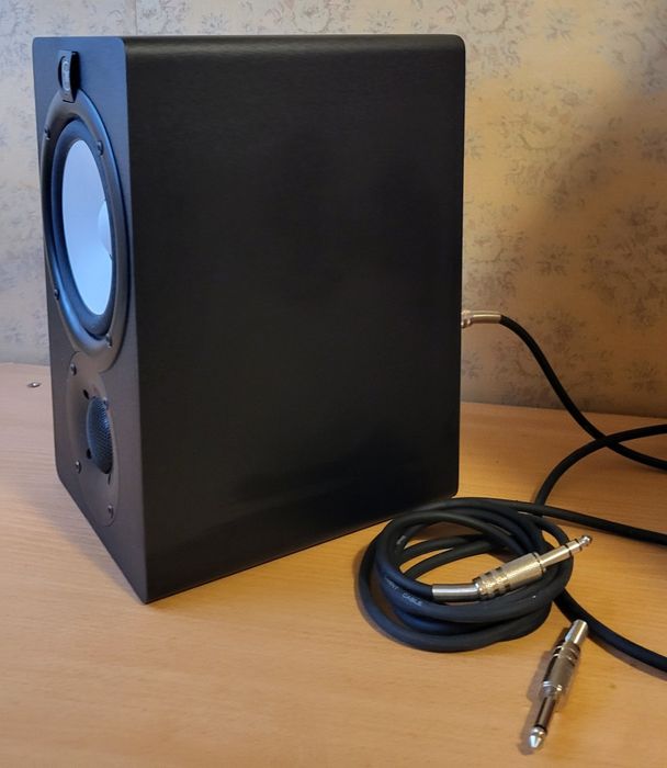 Coluna Yamaha HS5 – Como nova + caixa original