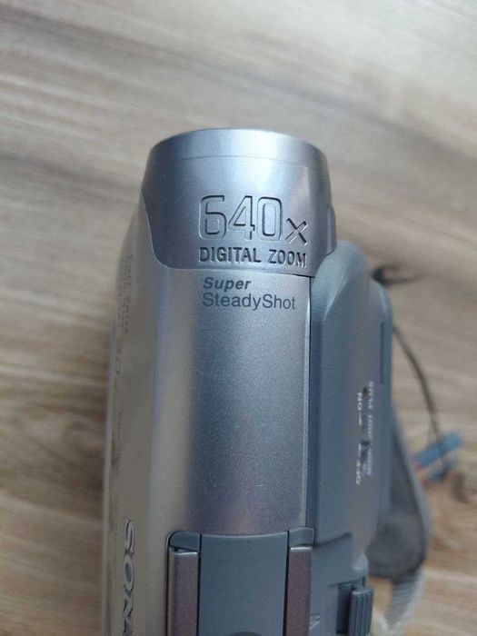 Видеокамера SONY Handykat DCR _HC17E